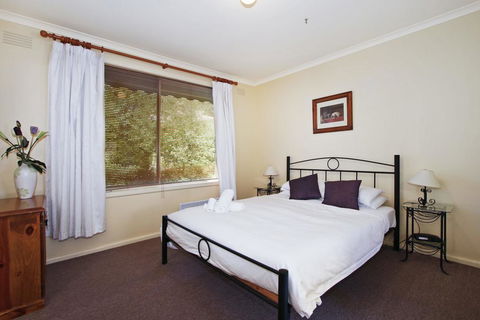 Snowstream Riverside Apartments - Unit 2 - Accommodation Redcliffe 2