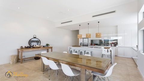 Soldiers Point Style And Sophistication - Accommodation Redcliffe 2
