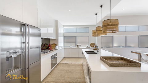 Soldiers Point Style And Sophistication - Accommodation Redcliffe 1