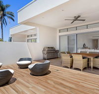 Soldiers Point Style and Sophistication - Accommodation Redcliffe