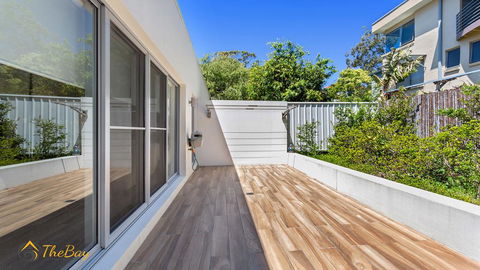 Soldiers Point Style And Sophistication - Accommodation Redcliffe 3