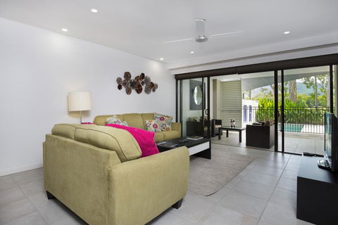 Solitudes @ Sea Temple - Accommodation Redcliffe 2