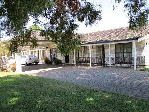 Southern Comfort Motor Inn - Accommodation Redcliffe 0