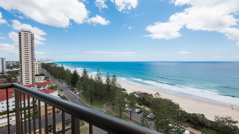 Southern Cross Beachfront Holiday Apartments - Accommodation Redcliffe 0