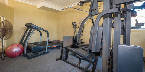 Southern Cross Beachfront Holiday Apartments - Accommodation Redcliffe 3