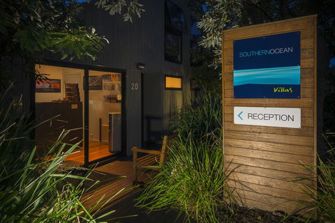 Southern Ocean Villas - Accommodation Redcliffe 1