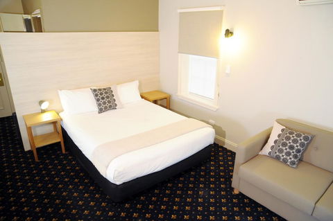 Sovereign Hill Hotel - Accommodation Redcliffe 1