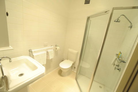 Sovereign Hill Hotel - Accommodation Redcliffe 3