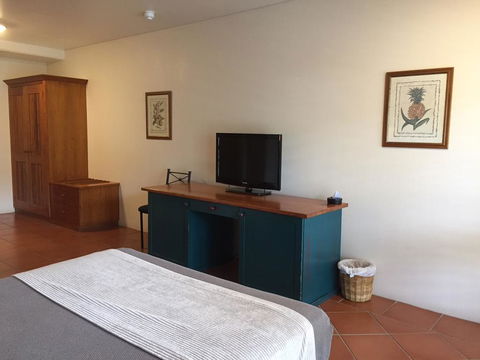 Sovereign Resort Hotel - Accommodation Redcliffe 2
