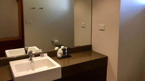 Sovereign Resort Hotel - Accommodation Redcliffe 1