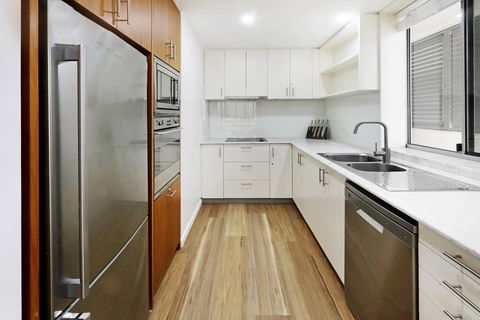Space Holiday Apartments - Accommodation Redcliffe 3