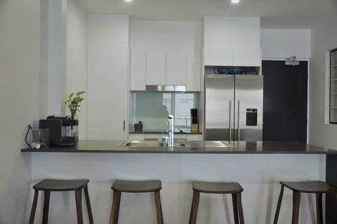 Spacious 2 Bed 2 Bath Unit - LUMA APARTMENTS - Accommodation Redcliffe 3
