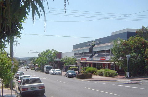 Spacious Apartment With Generous Entertaining - Accommodation Redcliffe 1
