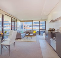 Spacious Docklands 2 Bedroom 2 Bathroom Apartment - Accommodation Redcliffe