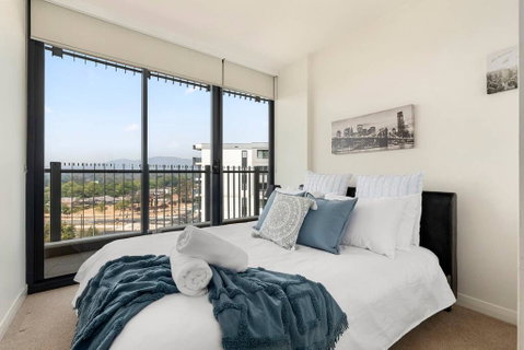 Spacious Luxury 3Br Top Location , WiFi, Gym, Pool - Accommodation Redcliffe 2