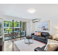 Spacious retreat walking distance from city centre - Accommodation Redcliffe