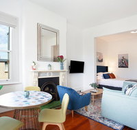 Spacious Studio With Balcony in Inner-City Glebe - Accommodation Redcliffe