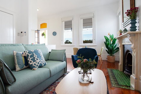 Spacious Studio With Balcony In Inner-City Glebe - Accommodation Redcliffe 3