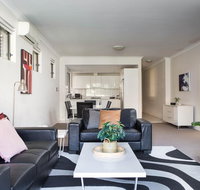 Spacious Two-Bedroom Apartment near Hospital - Accommodation Redcliffe
