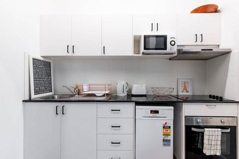 Spacious Woolloomooloo Apartment In Great Location - Accommodation Redcliffe 2