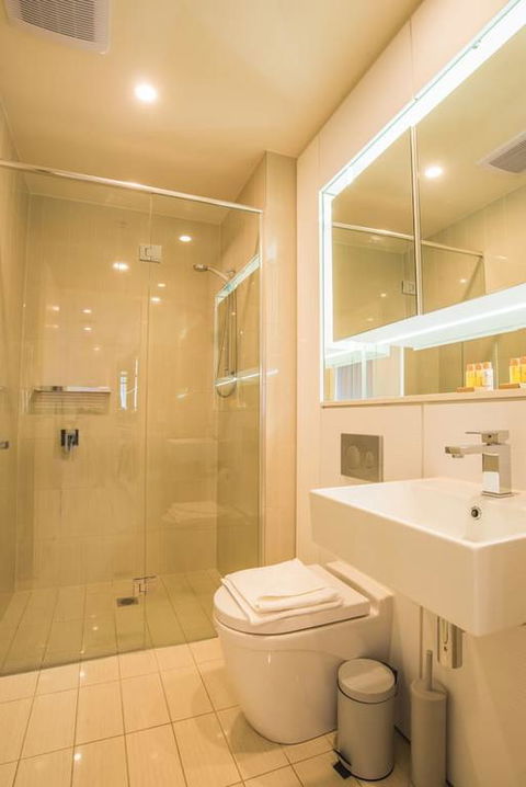 Spacious&Cozy 1 Bedroom + 1 Bathroom Zetland APT - Accommodation Redcliffe 3