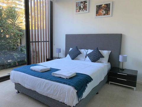 Spacious&Cozy 1 Bedroom + 1 Bathroom Zetland APT - Accommodation Redcliffe 2