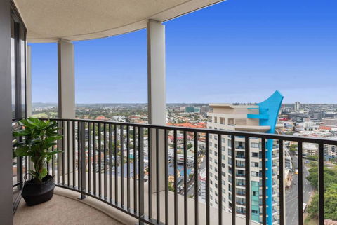 SPIRE - Fast Internet Monthly Stays W Carpark - Accommodation Redcliffe 3