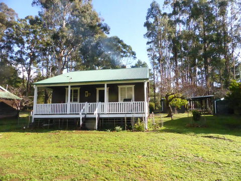 Splendid Wren Cottage - Accommodation Redcliffe 0