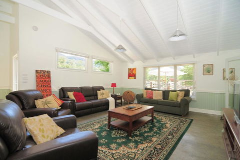 Spring Grove Dairy - Picturesque Views! - Accommodation Redcliffe 3