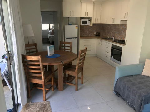 St Clair's Apartments, Cotton Tree - Accommodation Redcliffe 2