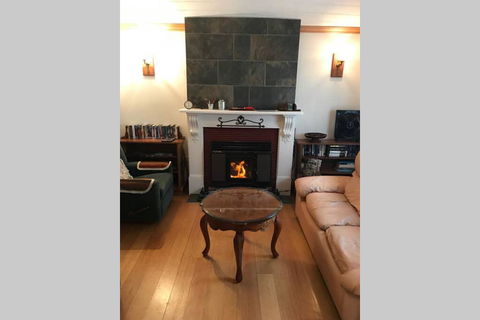 Stable Cottage - Accommodation Redcliffe 2