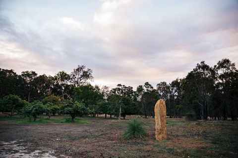 Standing Stone House - Accommodation Redcliffe 2