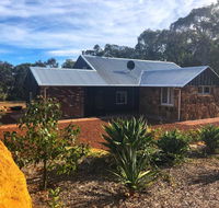 Standing Stone House - Accommodation Redcliffe