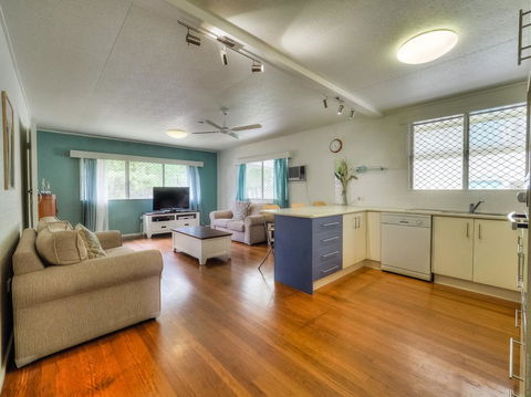 Starfish Shack By The Sea - Accommodation Redcliffe 0