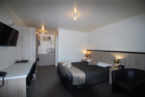 Starline Motor Inn - Accommodation Redcliffe 3