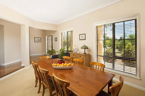 Stately Bowral Designer Home - Accommodation Redcliffe 3