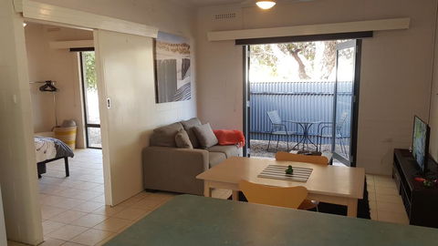 Stay Awhile In Port Pirie - Min Stay 4 Nights - Accommodation Redcliffe 1