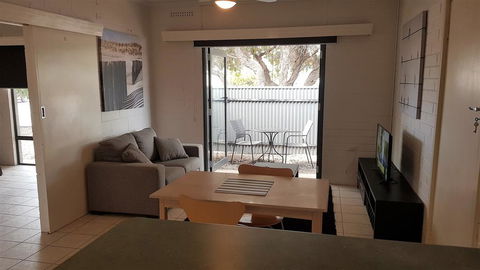 Stay Awhile In Port Pirie - Min Stay 4 Nights - Accommodation Redcliffe 2