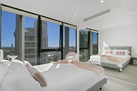 Stay In Style-Luxury CBD Apartment - Accommodation Redcliffe 1