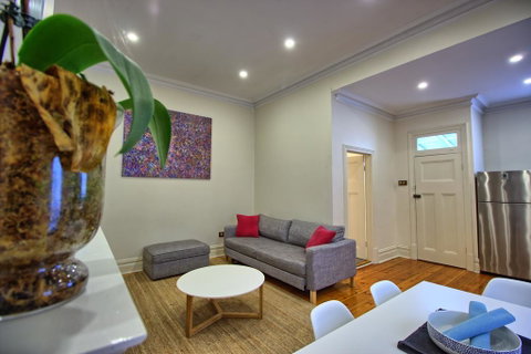 Stay On Sussex - Accommodation Redcliffe 1