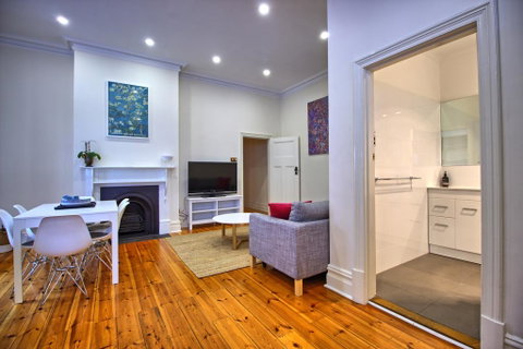 Stay On Sussex - Accommodation Redcliffe 3