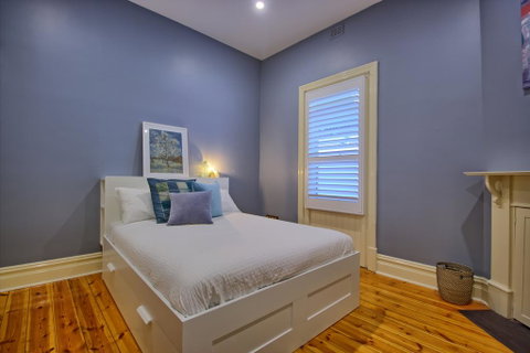 Stay On Sussex - Accommodation Redcliffe 0