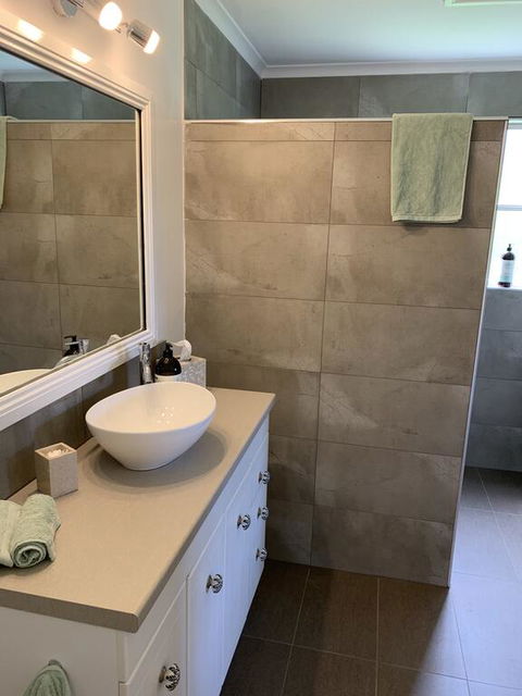 Stephanies Country Cottages - Accommodation Redcliffe 2