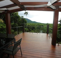 Stonewood Views - Accommodation Redcliffe