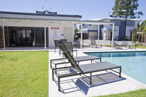 Stonewood Villas - Accommodation Redcliffe 3