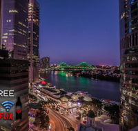 Story Bridge/River Views  Pool Gym Netflix Carpark - Accommodation Redcliffe