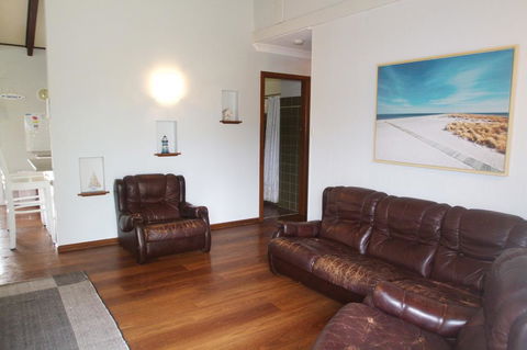 Stouty's At Hat Head - Accommodation Redcliffe 3