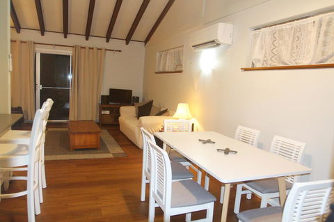 Stouty's At Hat Head - Accommodation Redcliffe 1