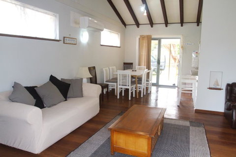 Stouty's At Hat Head - Accommodation Redcliffe 0