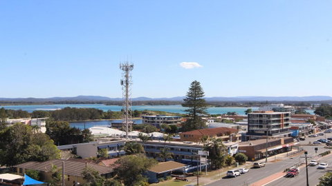 Strand Beachside 801 - Accommodation Redcliffe 3